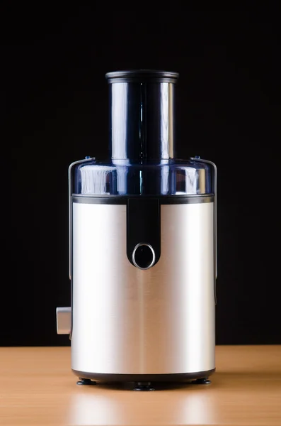 Juice extractor i Köksartiklar koncept — Stockfoto