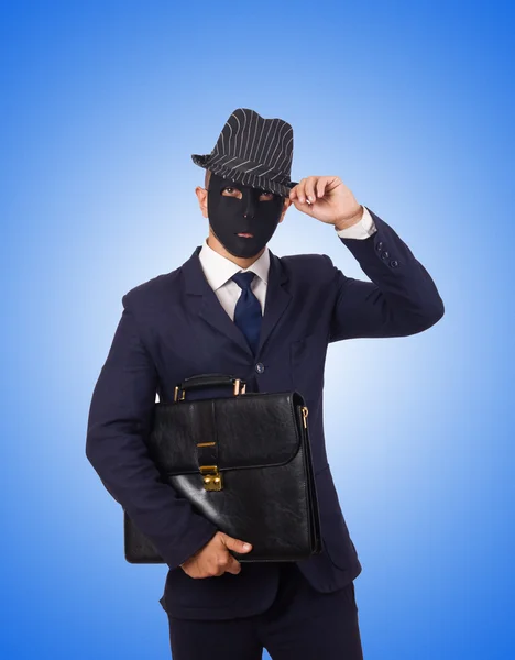 Man met masker tegen het verloop — Stockfoto