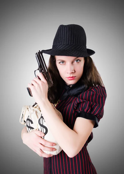 Gangster donna con pistola — Foto Stock