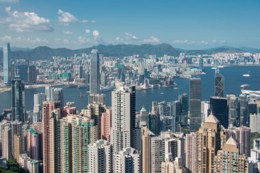 Güneşli gün boyunca Hong Kong görünümü