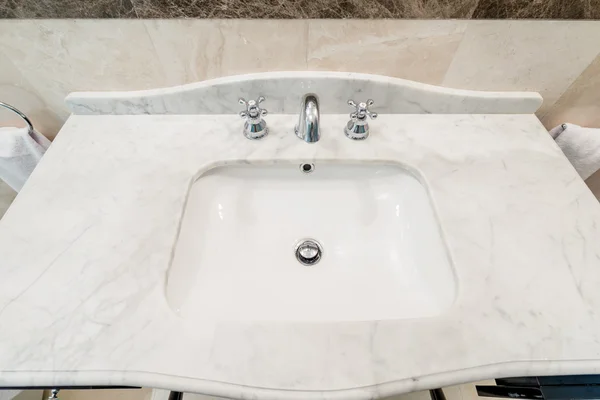 Modern şık lavabo banyo — Stok fotoğraf