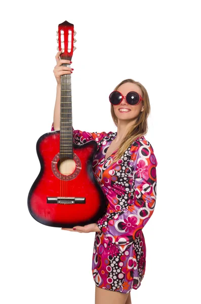 Vrouw gitarist geïsoleerd op wit — Stockfoto