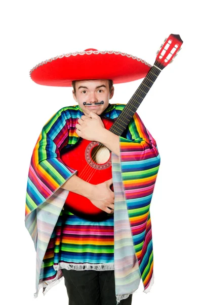 Grappige jonge mexican met gitaar geïsoleerd op wit — Stockfoto