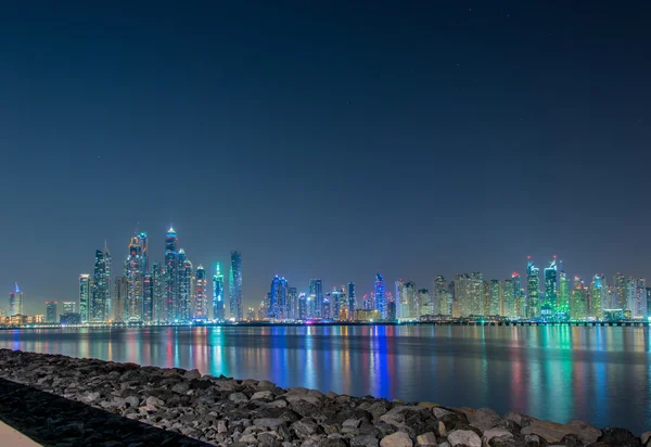 Rascacielos Dubai Marina en Emiratos Árabes Unidos, DUBAI — Foto de Stock