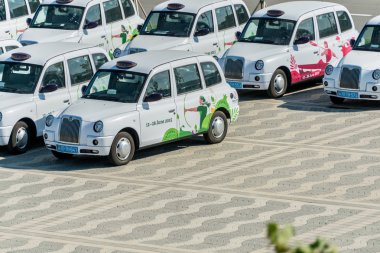 Londra taksileri Bakıda