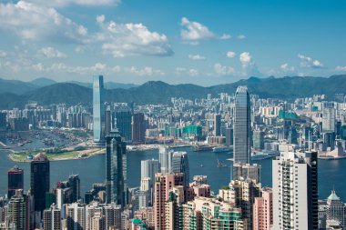 Güneşli gün boyunca Hong Kong görünümü
