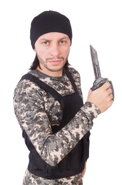 Askeri üniformalı genç adam.