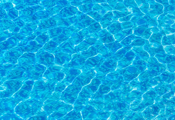 Modrá voda v bazénu — Stock fotografie