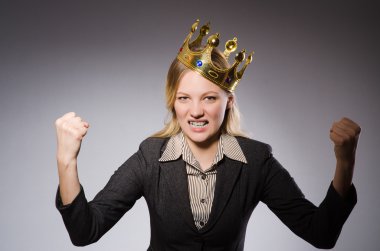 Taç ile güzel iş adamı