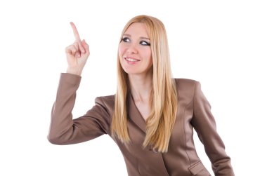 Zarif takım elbiseli güzel iş kadını beyazlar içinde izole edilmiş.