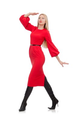 Beyaz izole kırmızı uzun elbiseli güzel kadın