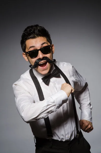 Hombre en gafas de sol frescas — Foto de Stock