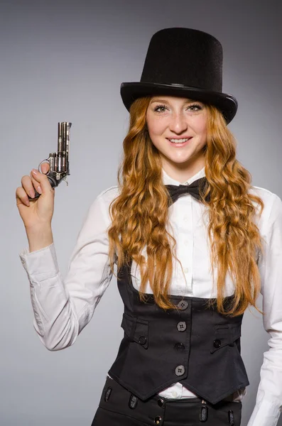 Ragazza che indossa cappello retrò — Foto Stock