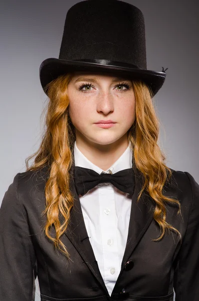 Chica con sombrero retro — Foto de Stock