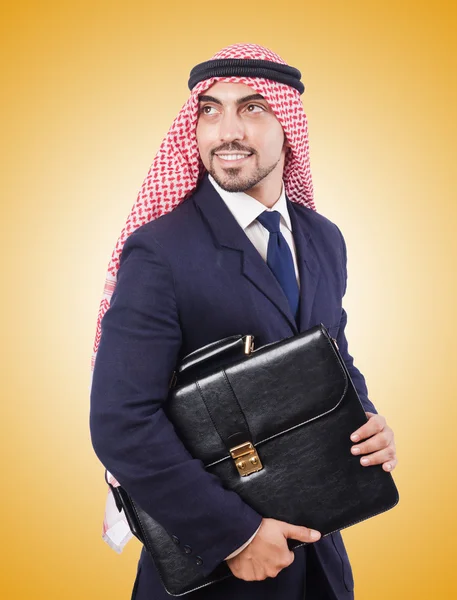 Homme d'affaires arabe contre le gradient — Photo