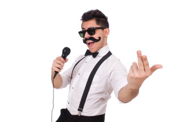 Komik adam beyaz izole mikrofon ile