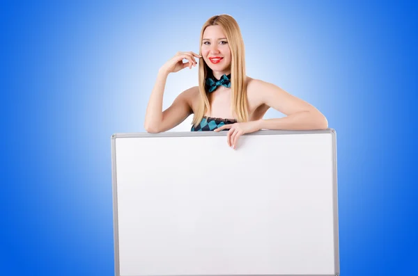 Mulher com placa em branco — Fotografia de Stock