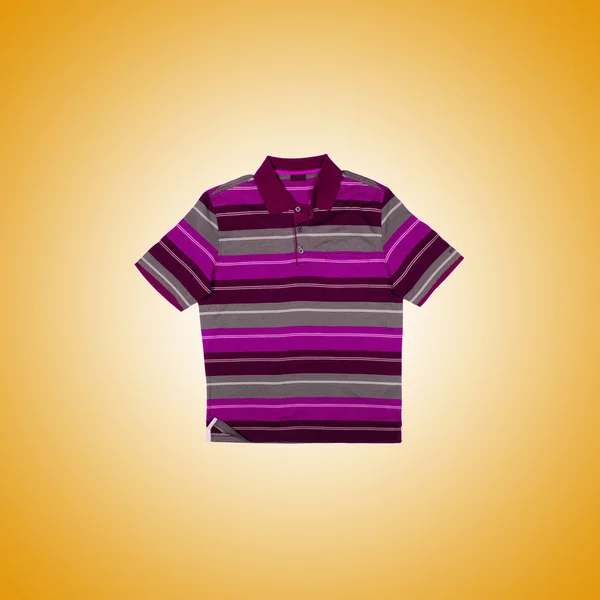T-shirt masculina contra o gradiente — Fotografia de Stock