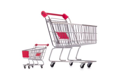 üzerinde beyaz izole süpermarket arabası alışveriş
