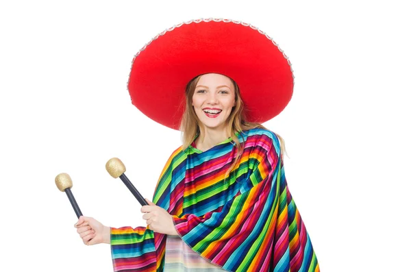 Menina bonita no poncho mexicano agitando maracas isoladas em branco — Fotografia de Stock