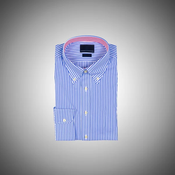 Camisa masculina agradável contra o gradiente — Fotografia de Stock