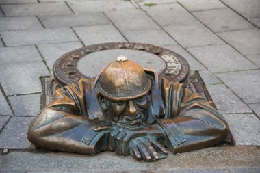 Cumil kanalizasyon işçisi