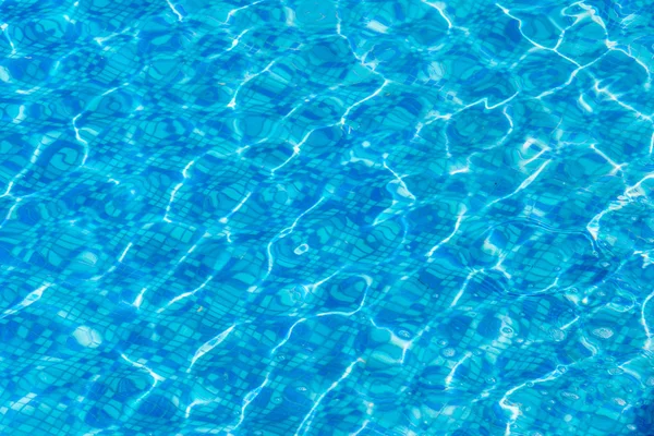 Texture di acqua blu nella piscina — Foto Stock