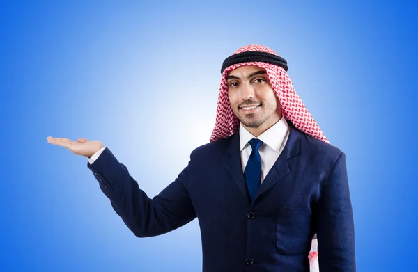Arab affärsman mot lutningen — Stockfoto