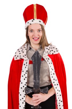 Taç ve üzerinde beyaz izole kırmızı ceket giyen güzel kadın