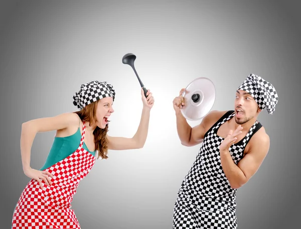 Degrade karşı komik aşçılar çifti — Stok fotoğraf