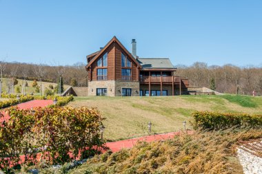 Modern parlak yaz günü evde