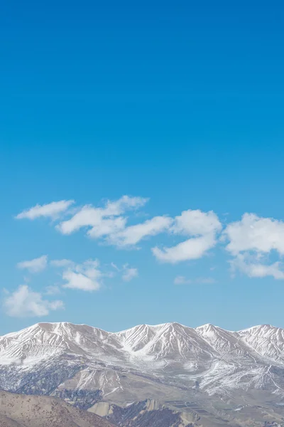 Zimní hory v regionu Qusar v Ázerbájdžánu — Stock fotografie