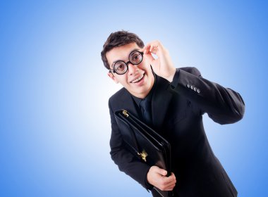 inek işadamı geçişin karşı 