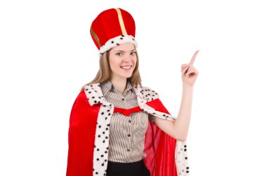 Taç ve üzerinde beyaz izole kırmızı ceket giyen güzel kadın