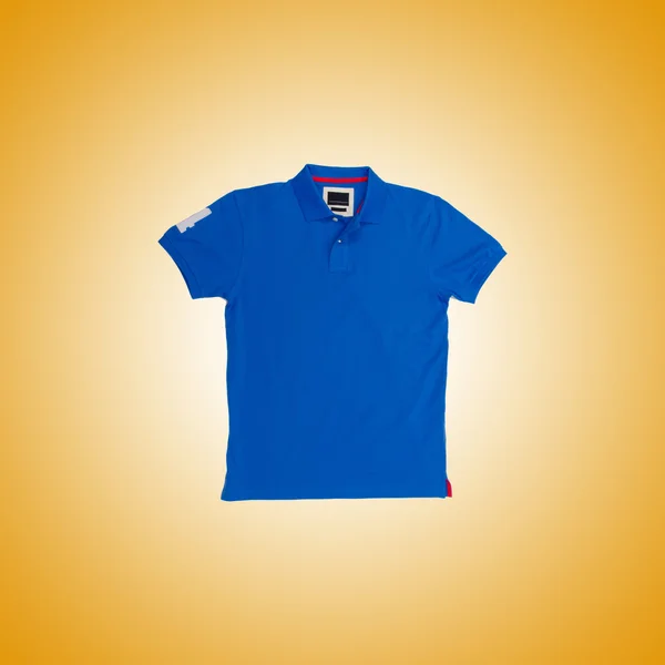 Male t-shirt against the gradient background — Stock Photo, Image