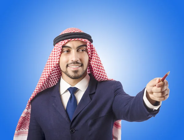 Arabische man dringende virtuele knoppen — Stockfoto