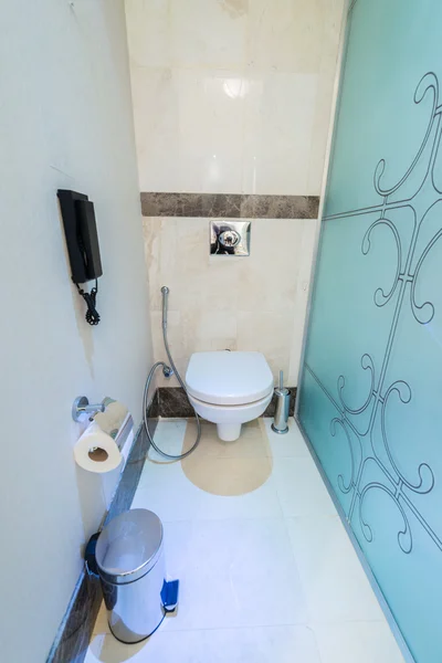 Banyo ve tuvalet modern iç — Stok fotoğraf