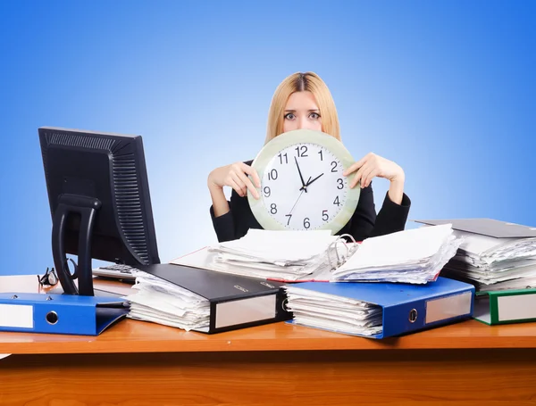 Woman under stree from too much work — Stock Photo, Image