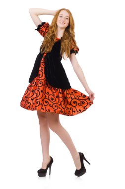 Turuncu elbiseli kızıl saçlı kız