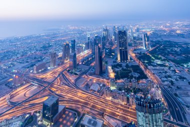 Gün batımında Dubai 'nin Panoraması