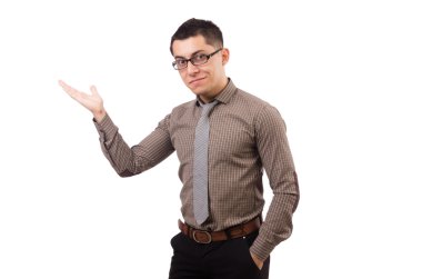 Genç adam beyaz izole kahverengi gömlekli