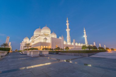 Abu Dabi'Şeyh Zayed Camisi
