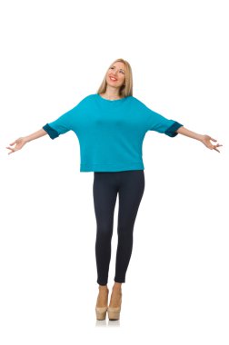 Mavi gömlekli kadın beyazda yalnız.