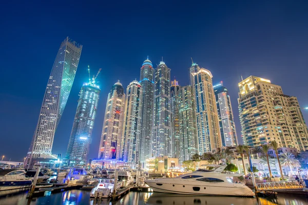 Dubai Marina distrito en Emiratos Árabes Unidos — Foto de Stock