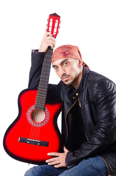 Homme avec guitare isolé sur blanc — Photo