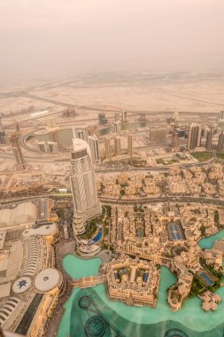 gün batımı sırasında gece dubai