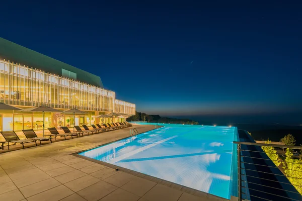 Piscina di notte — Foto Stock