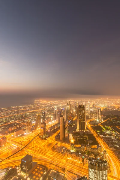 Noite Dubai durante o pôr do sol — Fotografia de Stock