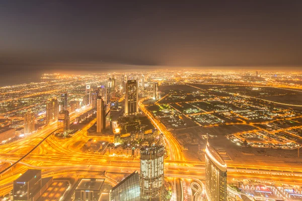 Nuit Dubaï pendant le coucher du soleil — Photo