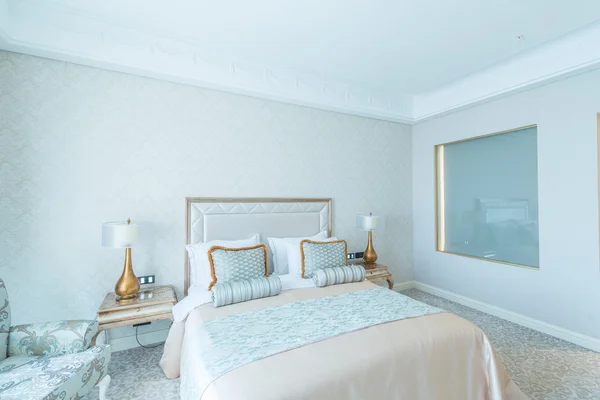 Slaapkamer kamer in moderne stijl — Stockfoto